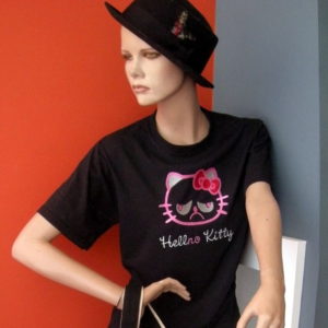 Hellno Kitty Black tee on manequin